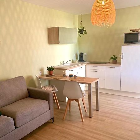 Gîte dans une ambiance végétale avec Spa privatif Jazennes Esterno foto