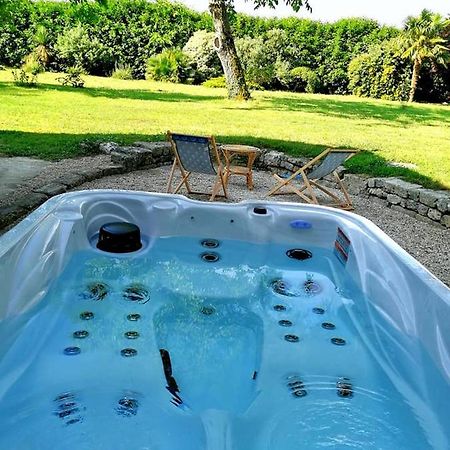 Gîte dans une ambiance végétale avec Spa privatif Jazennes Esterno foto
