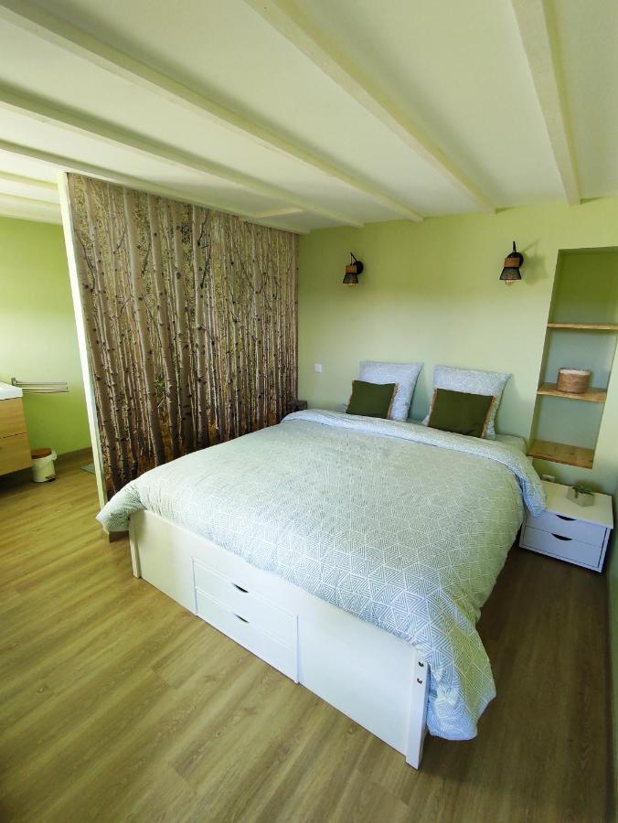 Gîte dans une ambiance végétale avec Spa privatif Jazennes Esterno foto